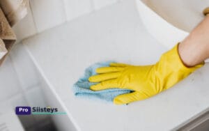 Etikan pH ja sen vaikutus kodin siivoukseen ja puhdistukseen.